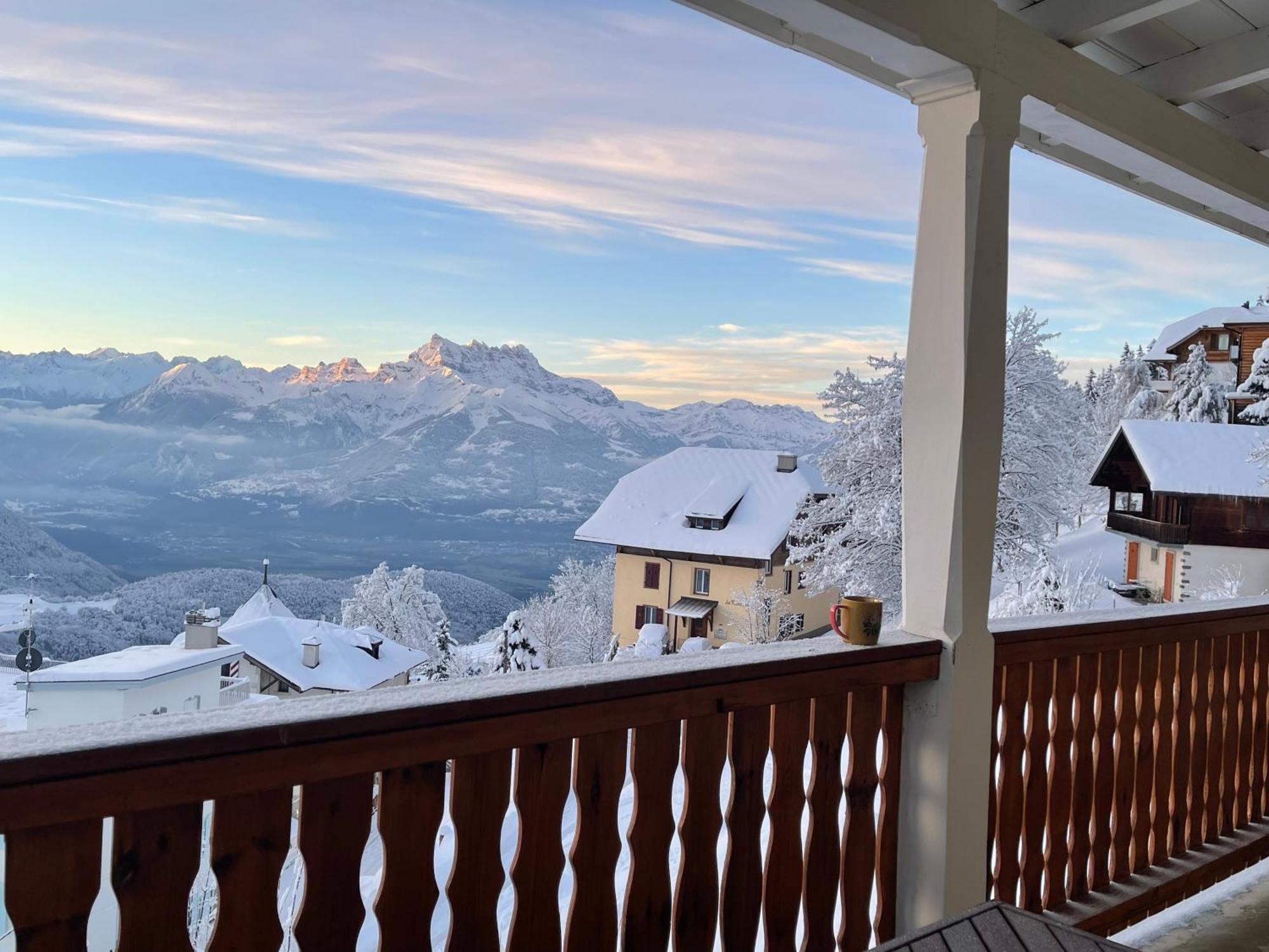 Charmant Appartement Au Vagabond Leysin Bagian luar foto